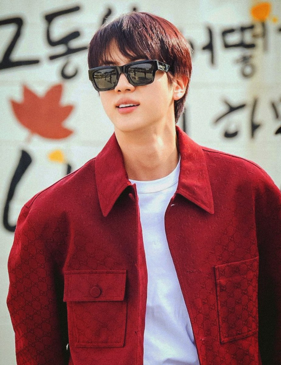onlyforseokjini's tweet photo. a cool shade stunner .ᐟ https://t.co/1kbzUDhpds