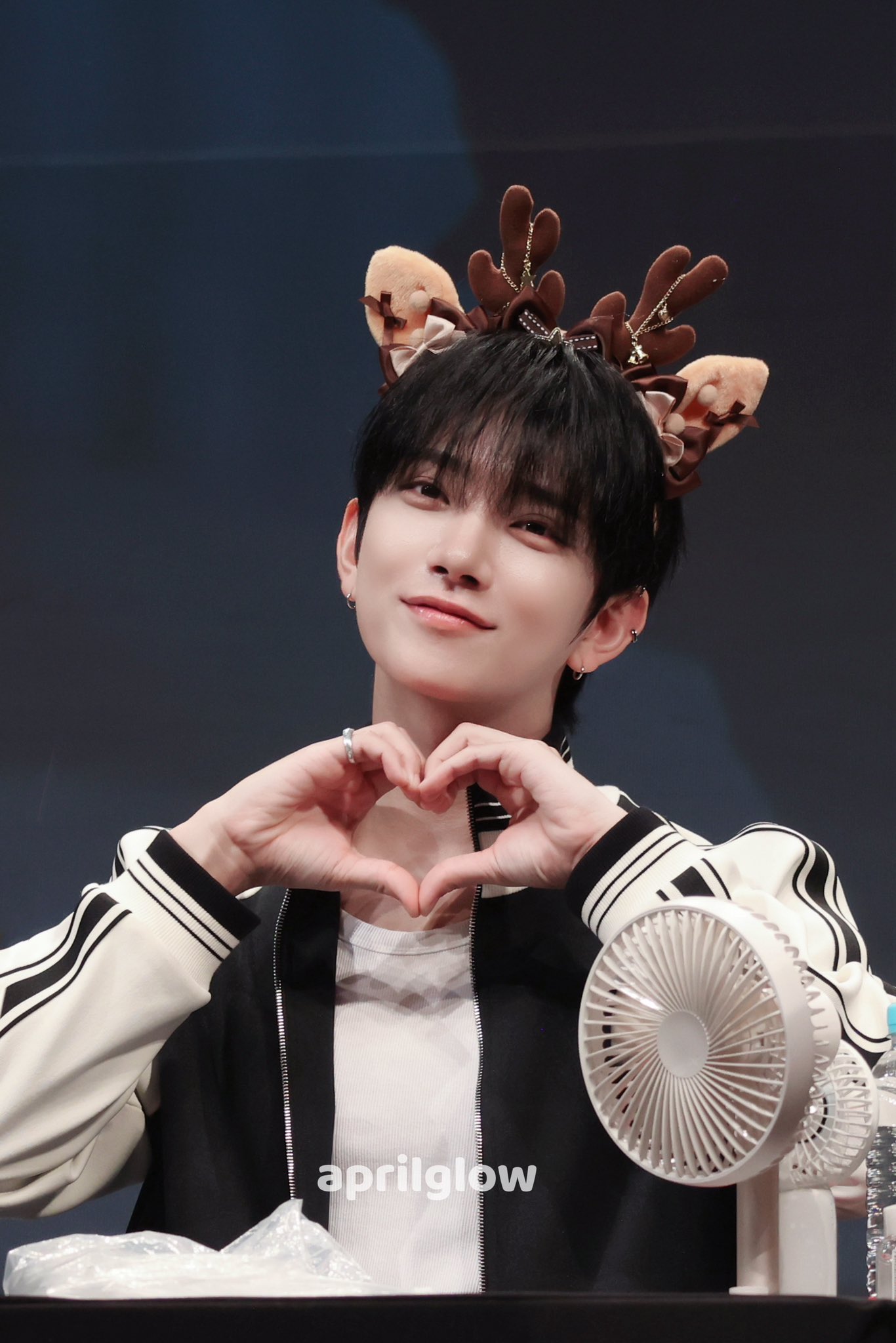 超話題新作 𝗔𝗽𝗿𝗶𝗹𝗴𝗹𝗼𝘄🦌 on X:  K-POP・アジア