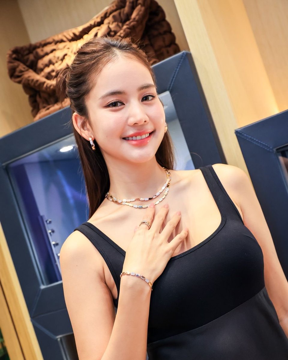 lovepbowmaylada's tweet photo. @bowmayladabow ในแฟลกชิพสโตร์ APM Monaco แห่งแรกในไทย
#APMMonaco #APMMonacoTH
#automnebyAPM #centralwOrld
#CTWfashiOncitizens
#CTWFashionHarvest
ต้าวโบว์สวยมากกกก🩷🩷🩷🩷🩷🩷🎀 @bowmayladabow
#โบว์เมลดา #bow_maylada
Cr @centralworld https://t.co/TPyMuWs6lp