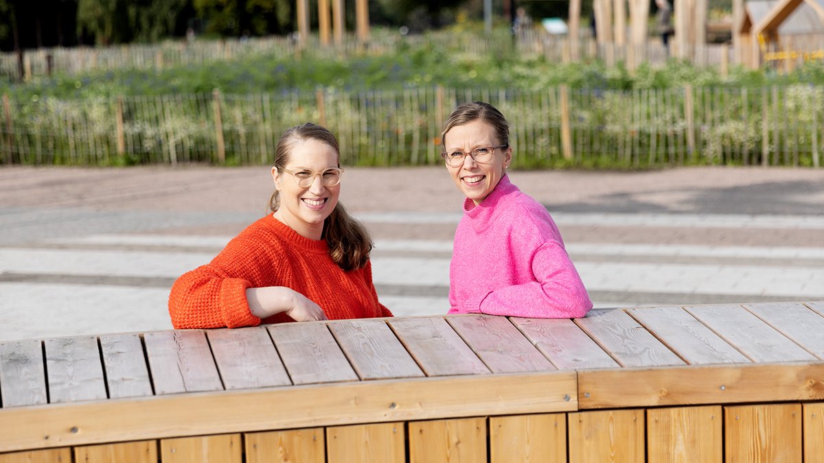 Kirjailija Taru Viinikainen ja kuvittaja Silja-Maria Wihersaari ovat Saapastalon Aurora -lastenromaanin tekijöitä. Työparin mielestä lastenkulttuuri säilyy elävänä vain, jos luovan alan tekijöistä pidetään huolta. 🙌 #luovantyönasialla 📷: Riitta Supperi
kopiosto.fi/kopiosto/laste…