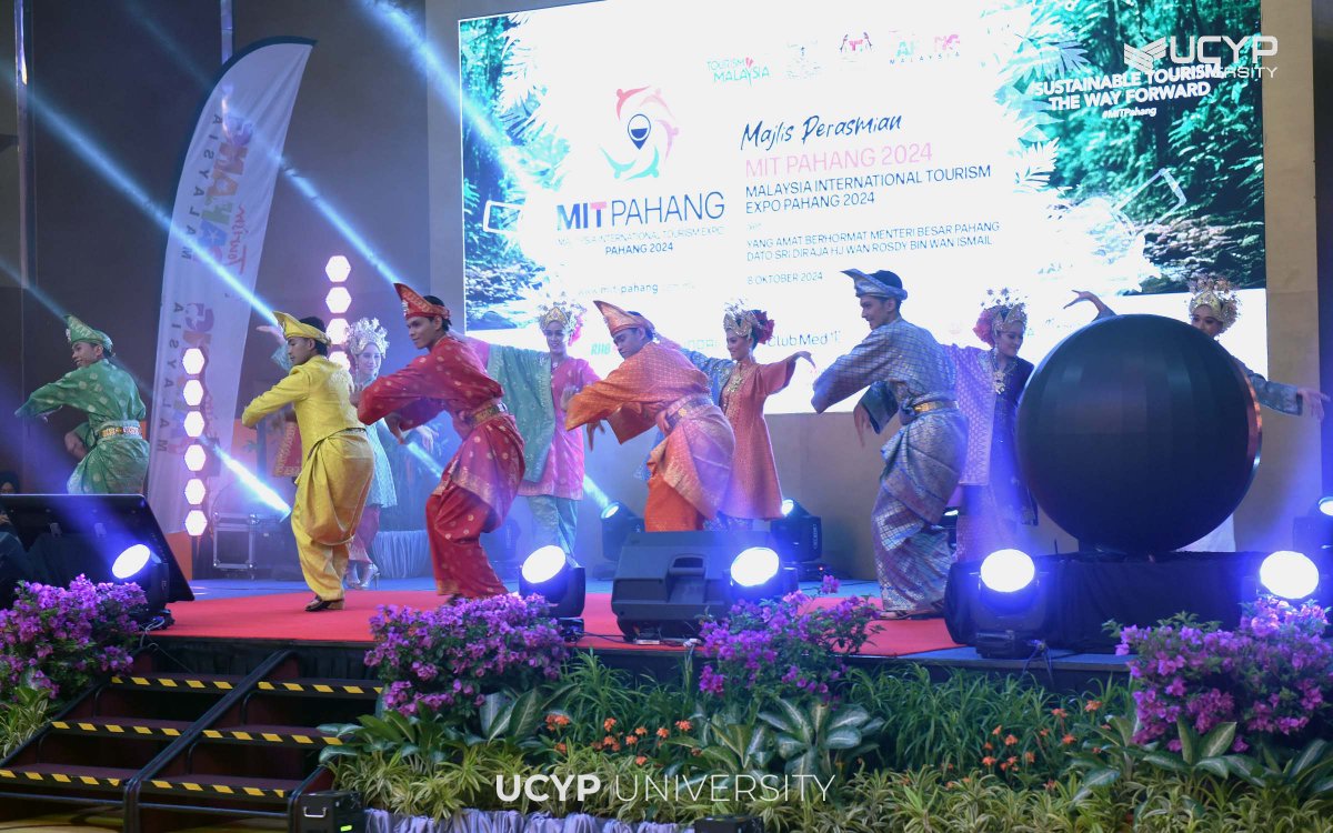 michanzl's tweet photo. Great time at the Tourism Expo 24 in Kuantan, Malaysia, where I was invited to give a keynote presentation. A very interesting day with wonderful people. I thoroughly enjoyed my time there.
#tourismexpo2024 #UCYP #kuantan #Malaysia #tourism #sustainabletourism https://t.co/yYbDatzTVo
