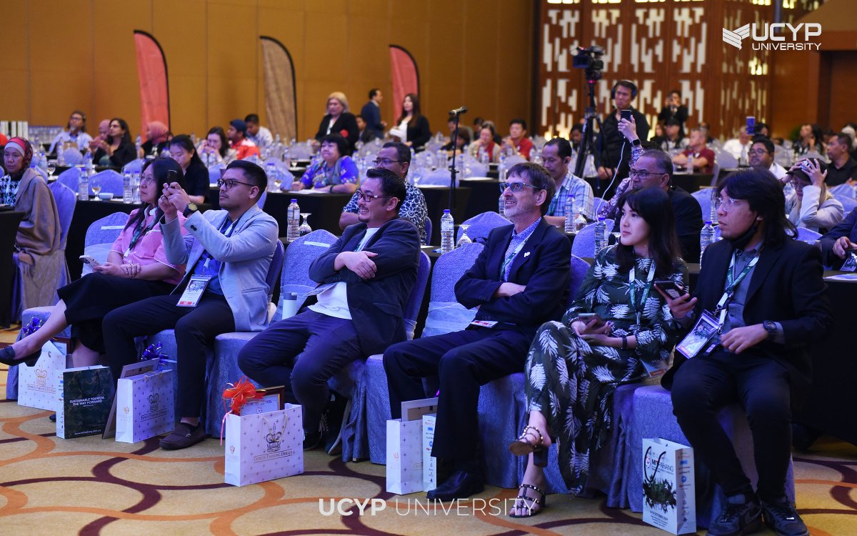 michanzl's tweet photo. Great time at the Tourism Expo 24 in Kuantan, Malaysia, where I was invited to give a keynote presentation. A very interesting day with wonderful people. I thoroughly enjoyed my time there.
#tourismexpo2024 #UCYP #kuantan #Malaysia #tourism #sustainabletourism https://t.co/yYbDatzTVo