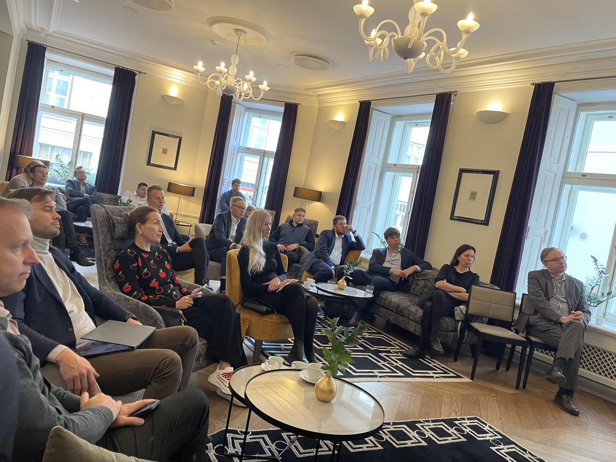 DarjaEnergy's tweet photo. It was my absolute pleasure to meet with our clients in Tallinn, Estonia🇪🇪 and present at the Bloomberg Workshop in #Estonian (a rare treat indeed!), showcasing our recent #BloombergIntelligence research: from #AI to the oil output in #Venezuela and its impact on #OPEC+.

#oott https://t.co/p9ysV7U3JI