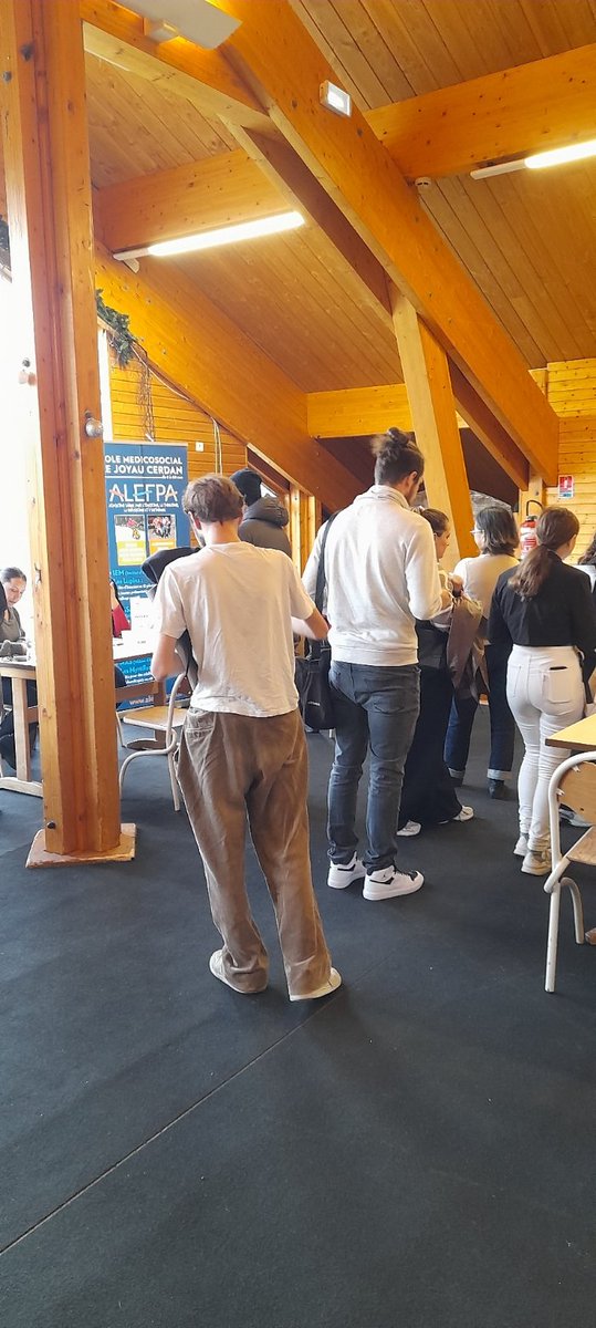 Julie Battini tweet media