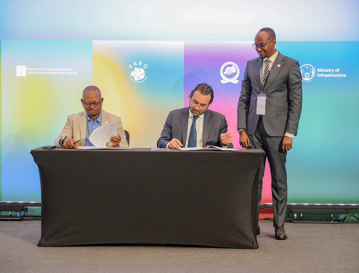 RwandaEngineers's tweet photo. On the margins of #GECO2024, an MoU was signed between the Chairman of the Governing Council of IER and Elie Kharrat, a partner at DAR - a global engineering consultancy firm - to partner on capacity building https://t.co/XHoUhG2oTW