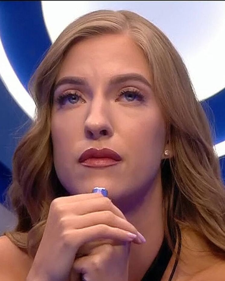 SplendorNatalie's tweet photo. ¿ Quién quieres que sea expulsad@ éste jueves ?

RT 🔄 SILVIA 
MG ❤️ EDDY

#GH17O
#GH18O
#GHGala7 https://t.co/4QmVuAuO8r