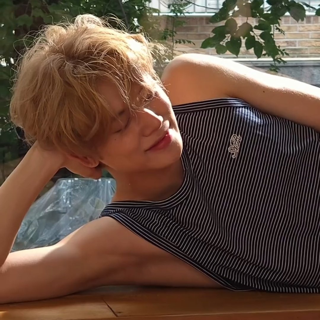 yeonjunHD's tweet photo. so soft, so pretty, so boyfriend, so perfect 😣♡ https://t.co/oJBGyyRzno
