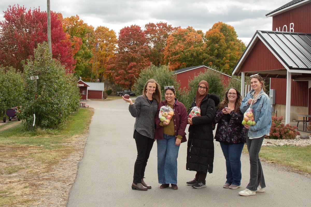 hoyer_melissa's tweet image. We had our first lab outing to welcome all the new Hoyer lab members! 
Welcome @KatieColesa , @KNeherin , and Ahlam Soliman to @VAInstitute and @NeuroVAI .
We are also so lucky to have an amazing senior admin assistant Jamie Durst!