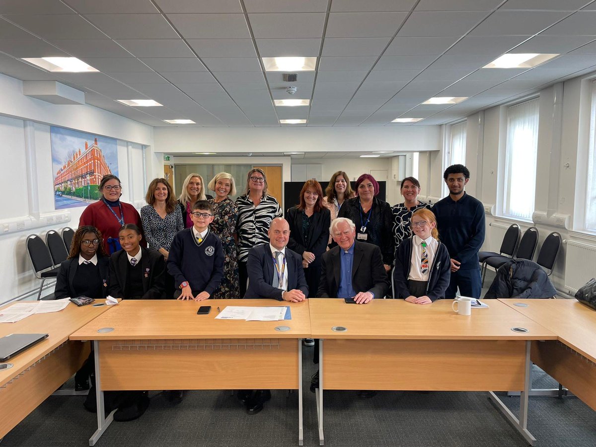 DixonsAcademies's tweet image. As part of @CitizensUK and ahead of the Liverpool Citizens founding assembly in November, two Year 10 students from Dixons Fazakerley recently attended a meeting with Liverpool City Council leader, @liamrobinson24, and some of his team.

#Communitypartnerships #CitizensUK