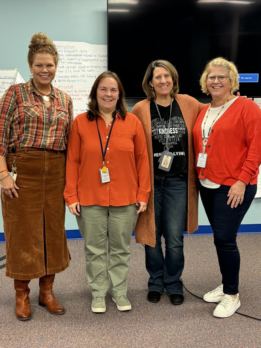 LRESCounseling's tweet photo. 🦁Orange you glad we celebrated UNITY Day!🧡. https://t.co/vMVU3FmN4G https://t.co/3TEYyf8bPq