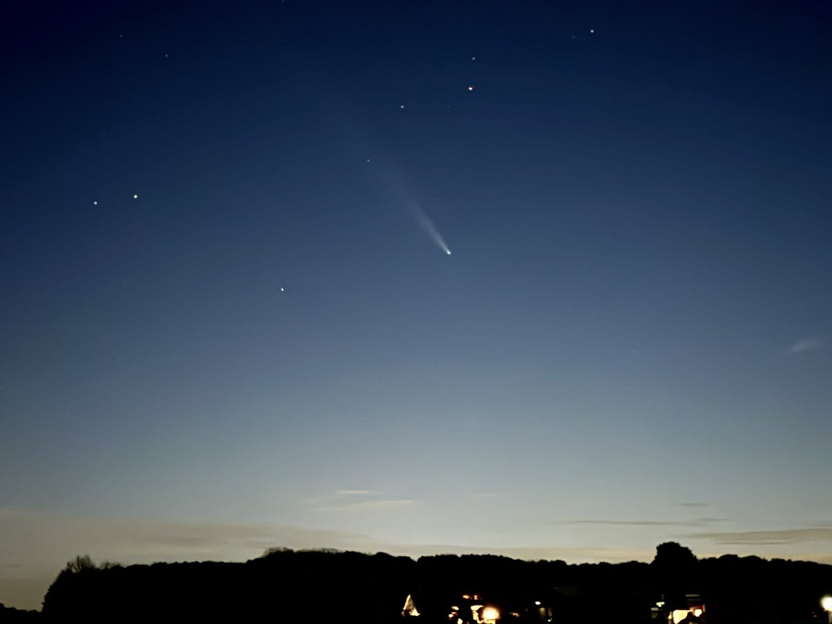 Rob_Boers's tweet photo. Gisteravond voor het eerst komeet Tsuchinshan Atlas gezien https://t.co/198r4aoqrZ
