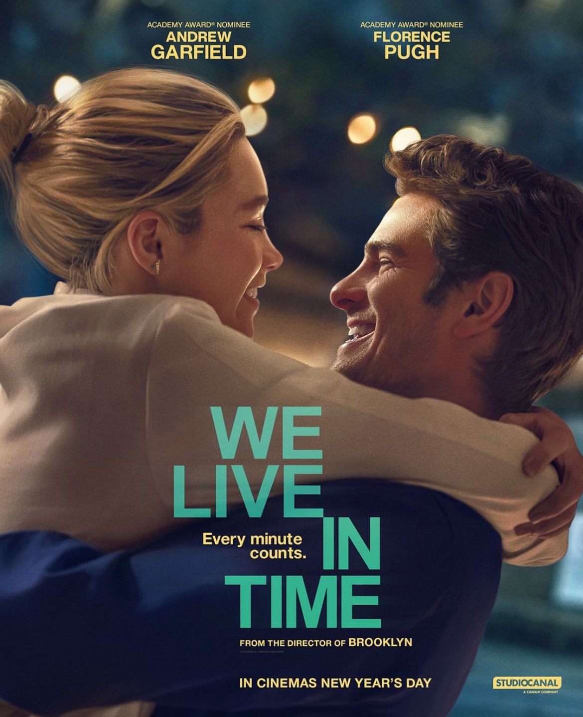 Een gelukkig koppel in nieuwe We Live in Time poster
