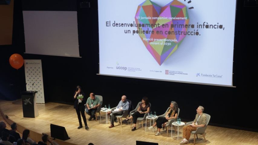 UCCAP_'s tweet photo. Reprenem la jornada amb l'espai dialèctic: Sexualitat i desenvolupament infantil amb un panell d'expertes que abordaran la iniciació a la sexualitat, la identitat de gènere i el binarisme en la infància, entre d'altres. #PoliedreUCCAP2030 https://t.co/g3n8wxnKZj