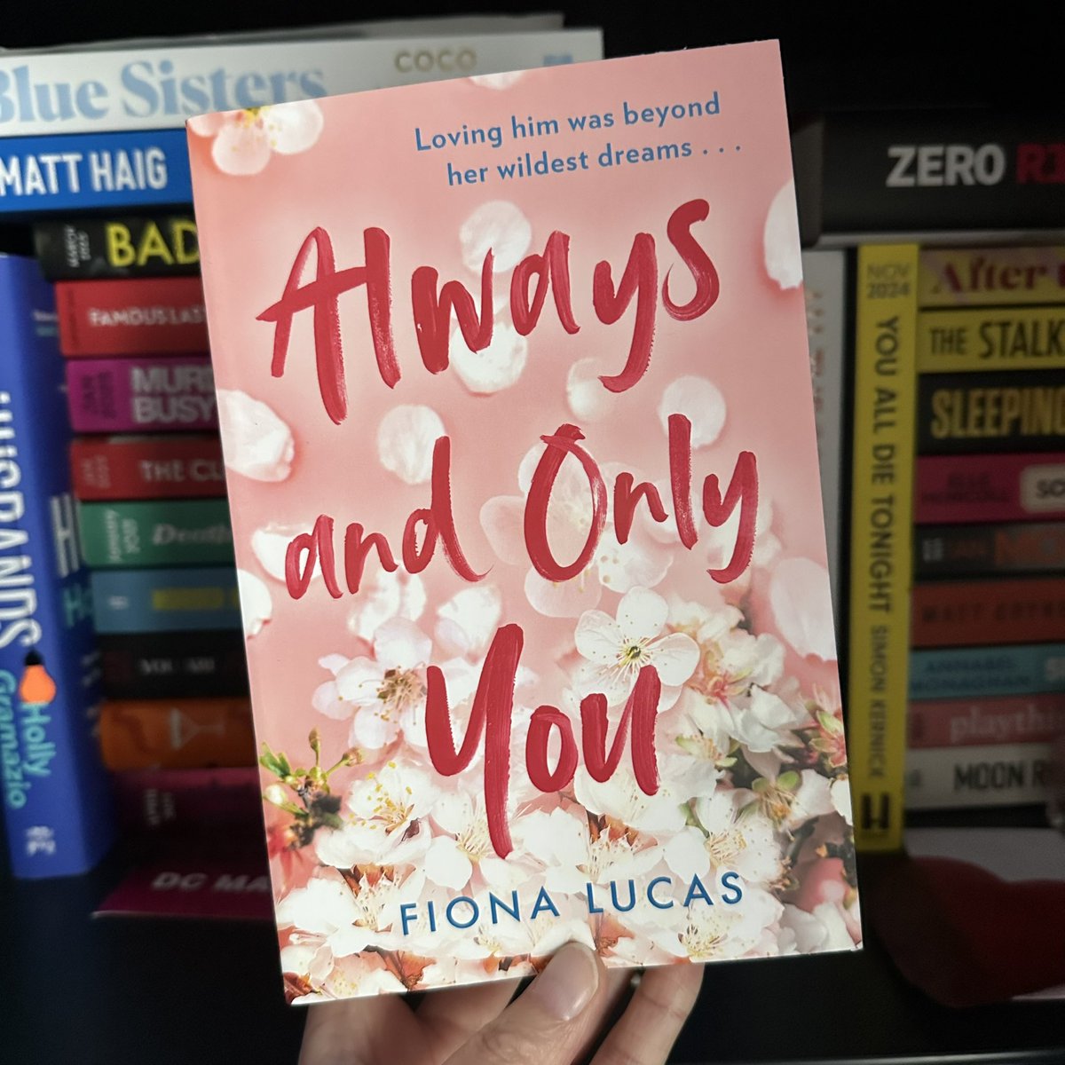 shonaholmes23's tweet photo. 📚📮#BookPost 📚📮
Loving this beautiful pink cover for #AlwaysAndOnlyYou by @FionaLucasBooks 💕🌸🌷
“Could the wrong man actually be Mr Right…?”
Huge thanks to @HQstories for sending this finished copy📖
#BookTwitter #BookBlogger https://t.co/U48sxHUbCT
