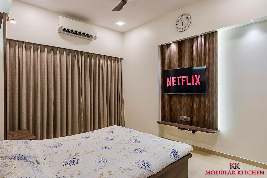 KKModularKitchn's tweet image. Make your bedroom amazing with KK Modular Kitchen’s cool interior designs. Get comfy bedding and lovely decorations that match your style.

Relax in your dream bedroom without any mess.

#BedroomDesign  #DreamBedroom #KKModularKitchen #DreamHome #ModernLiving #KKDesigns