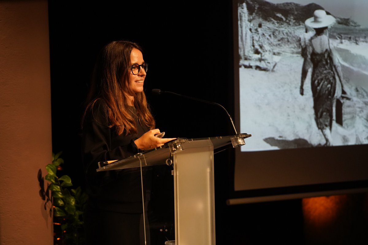 <a href="/airidp/">Airí Dordas Perpinyà</a> i Axel Gasulla, de @domesticstreams, han compartit el seu projecte Memòries Sintètiques: “busca preservar els records en risc de ser perduts amb eines generatives. Hem pogut reconstruir moltes memòries a través de la generació d’imatges”.

syntheticmemories.net/ca/