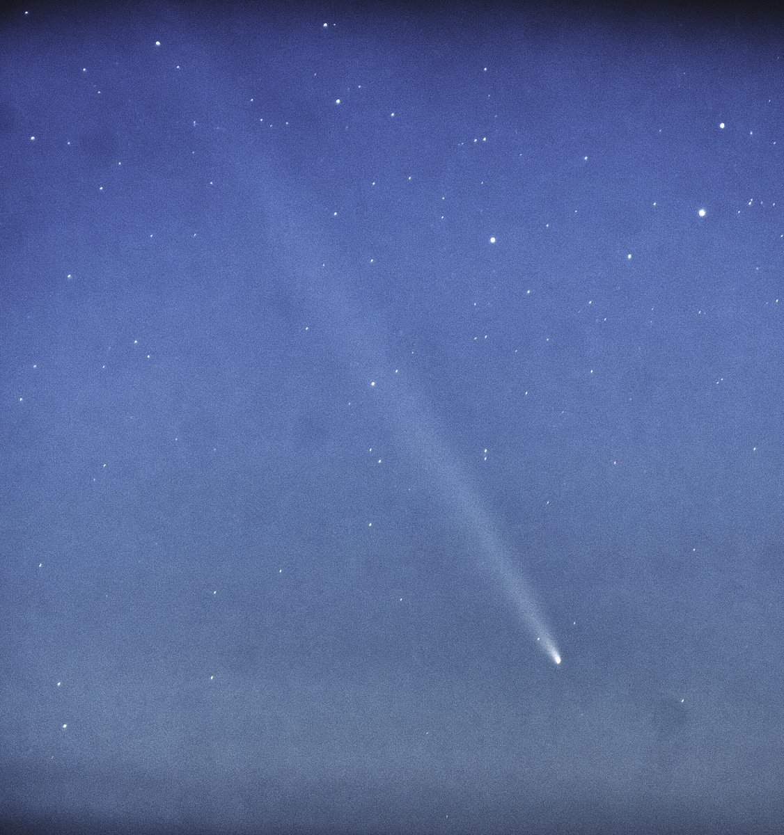KmunityOfEquals's tweet photo. #komeet C/2023 A3 (Tsuchinshan–ATLAS) #comet #CometC2023A3 #comettsuchinshanatlas #Cornwall_UK ... 16th Oct 2024 https://t.co/t0CJm8MwHd