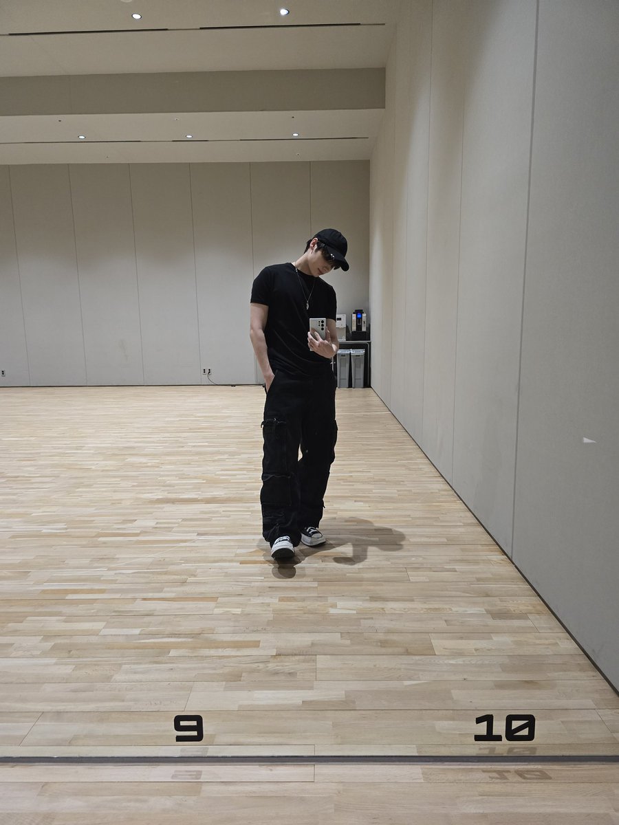 txtarchivee's tweet photo. HELLO HUENINGKAI https://t.co/h92utmHtxG
