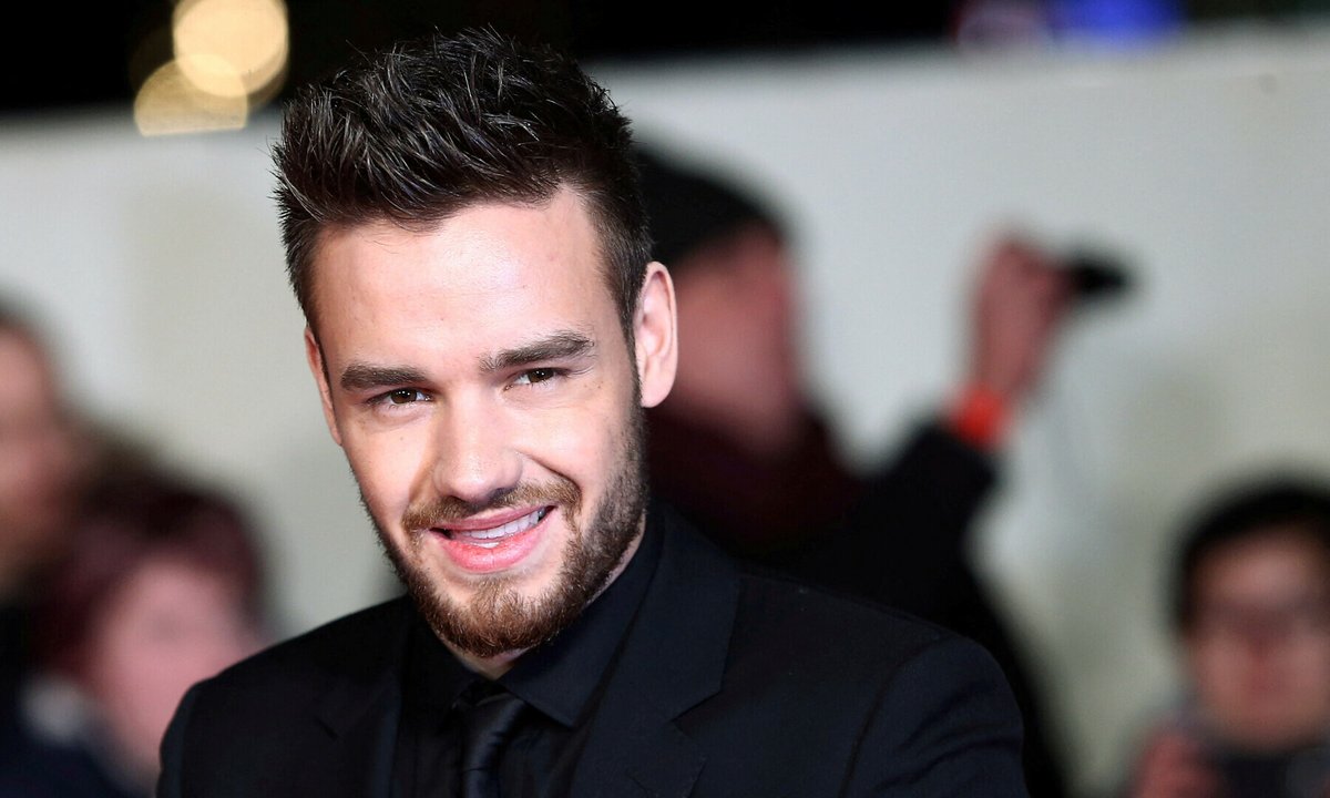 son1957529's tweet photo. One Direction singer Liam Payne dead after falling from Buenos Aires hotel balcony
see Full Video : https://t.co/BenkJbRyad

#LiamPayne  #Liam_Payne  #USA https://t.co/fFR0t8srsO