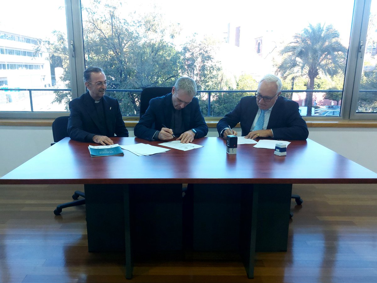 ResurreccionSev's tweet photo. BECA "DON JUAN MIGUEL RIVAS DE DIOS"

En la tarde de ayer tuvo lugar la firma de un convenio con la Facultad de Teología San Isidoro de Sevilla para instituir la beca "Don Juan Miguel Rivas de Dios". Toda la información en nuestra página web: https://t.co/xTupVdQw5v https://t.co/1awhomKahv