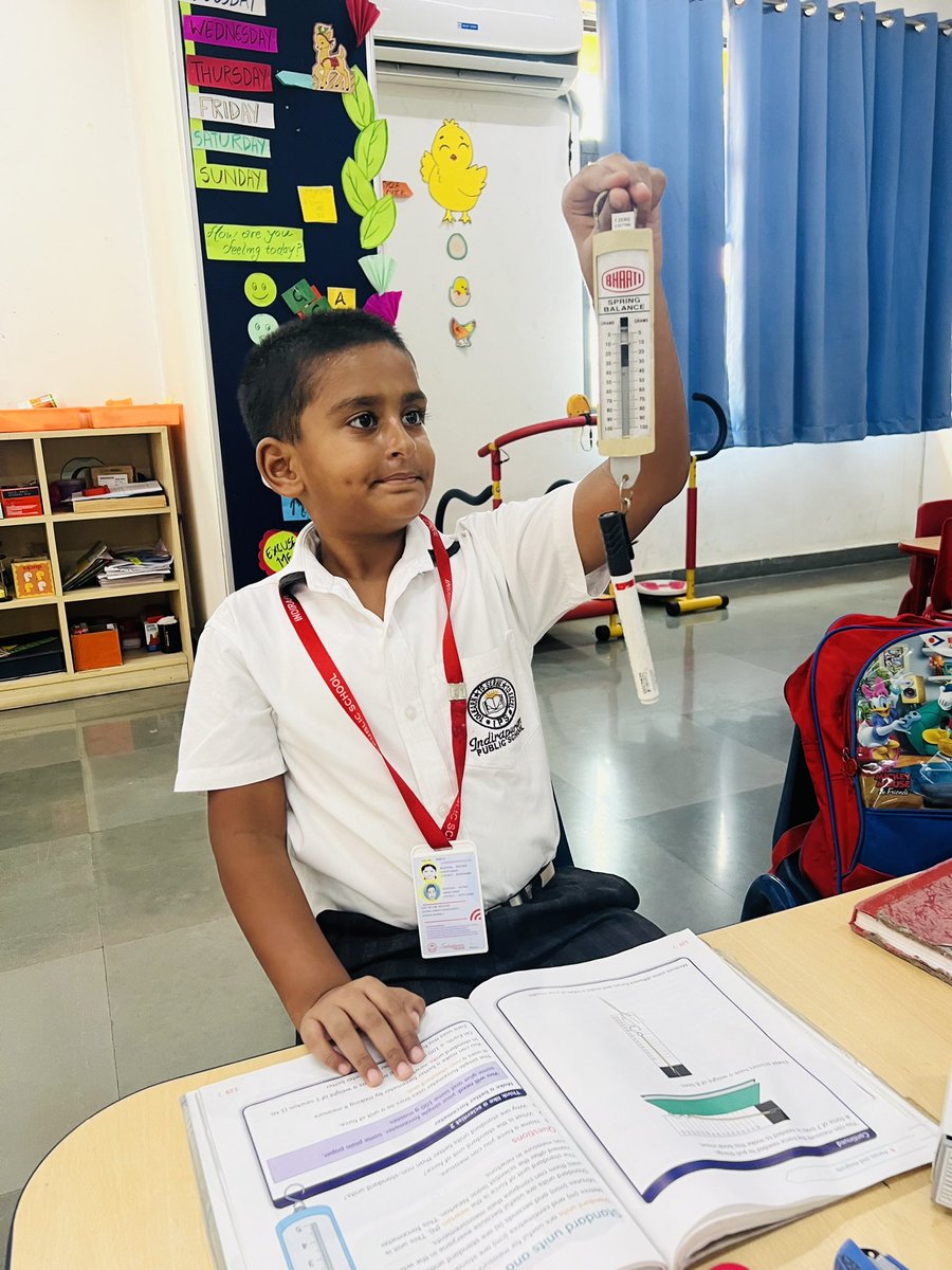 aanchal3125's tweet photo. "🌼 Curious minds at work! Exploring the balance of springs while applying our understanding of force and motion. 🌿💡" https://t.co/V5dgCbmvKF