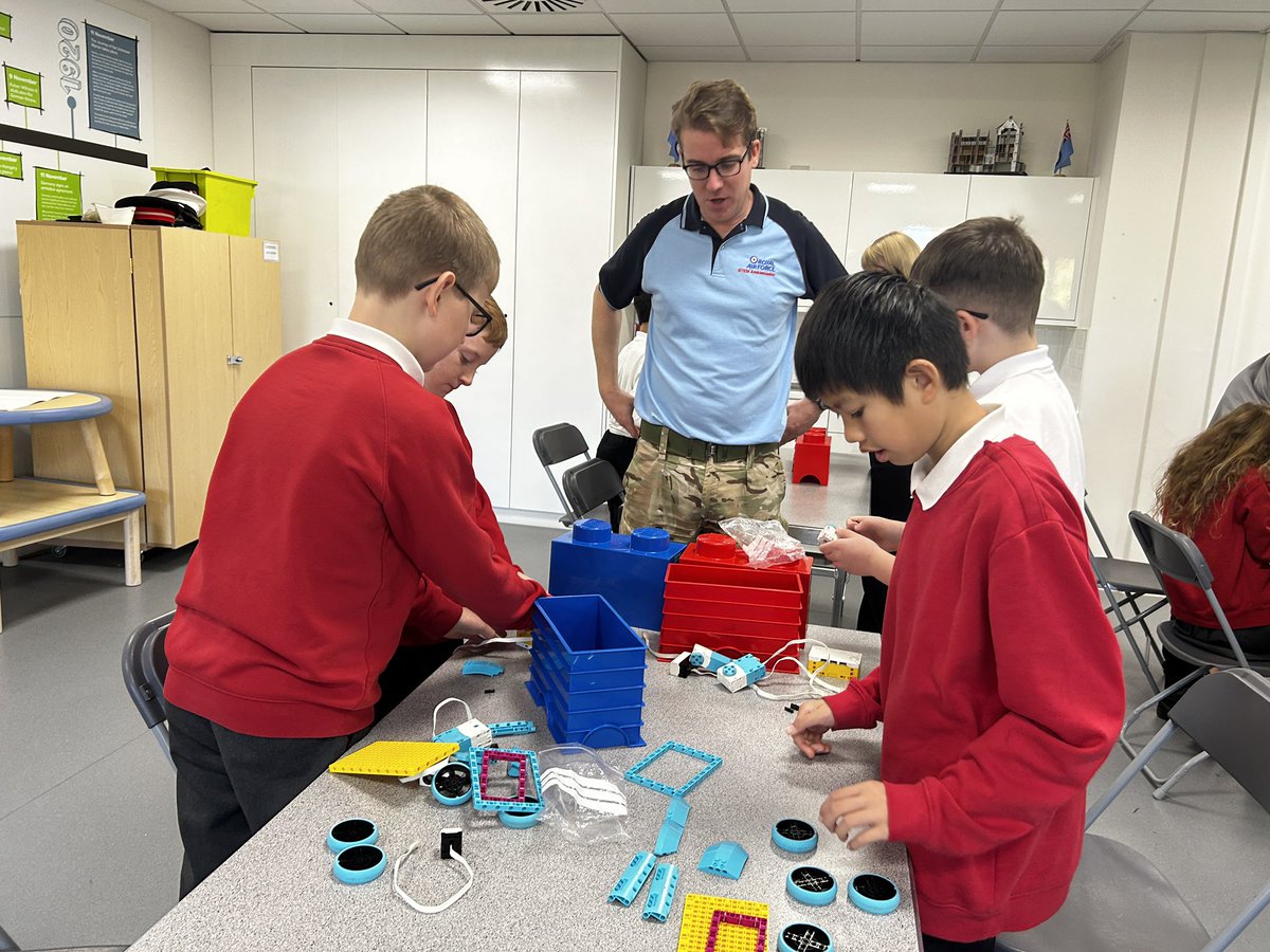 RykneldS's tweet photo. Thank you to the #rafstem team for a fantastic robot workshop! https://t.co/gFtbBQah1q