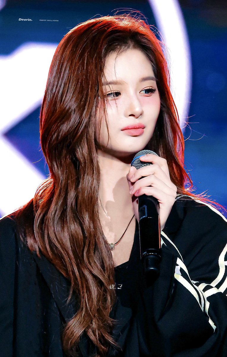deerin0126's tweet photo. #SULLYOON #설윤
#NMIXX #엔믹스
241012 HQ
완전 밤비공주잖아 ( ´͈ ᵕ `͈ )◞♡ 🦌🫎🖤💙 https://t.co/8z5pI0pNSs