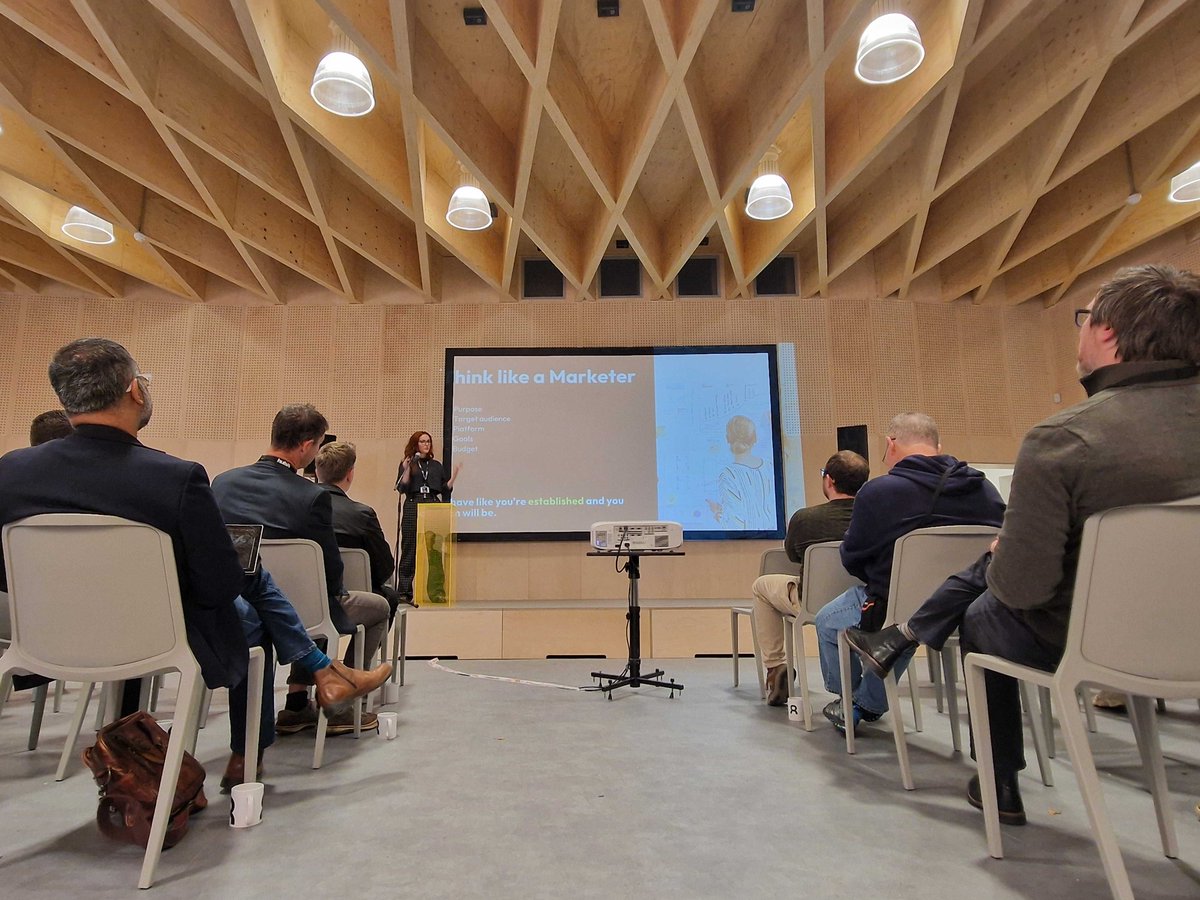 Great morning at Cyber Sips 19! ☕️ Huge thanks to Alice Violet Creative &amp; SAND visuals for sharing their podcasting &amp; stop-motion animation tips. 

Missed out? Follow us for future events! 🎉

👉 eventbrite.co.uk/o/hub8-3935191…

#Events #Cheltenham #CyberSips