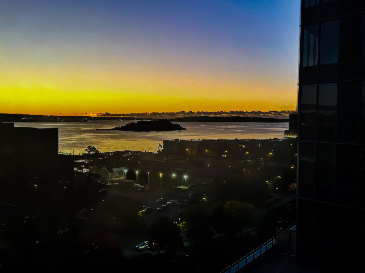 AntibioticDoc's tweet photo. Good morning beautiful Halifax!
East coast meetings can be tough for those from West- up 3 h earlier than usual -but excited for a conference day about physician health
(which as in many professions is usually placed dead last as a priority)
#ICPH meeting @CMA_Docs https://t.co/vfmjYhIecW