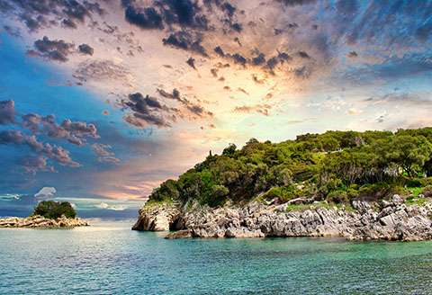 QuaderniViaggio's tweet photo. di Marco -  La Grecia è una meta superba da visitare tutto l’anno ed ha un vantaggio: può essere raggiunta facilmente dall’Italia anche via nave, basta effettuare la prenotazione traghetti Italia Grecia per tempo, utilizzando i portali online...
https://t.co/qt5xWSBteu https://t.co/jfFX9l9Wey