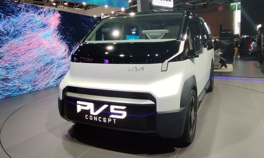 ae_magazine's tweet image. « @kiafrance a défini une nouvelle segmentation pour son #utilitaire #PV5 », juge Pierre-Martin Bos (Kia Europe) ➡️ urls.fr/nzc4zR 🎙️🚚 #VUL #stratégie #constructeur #flotte