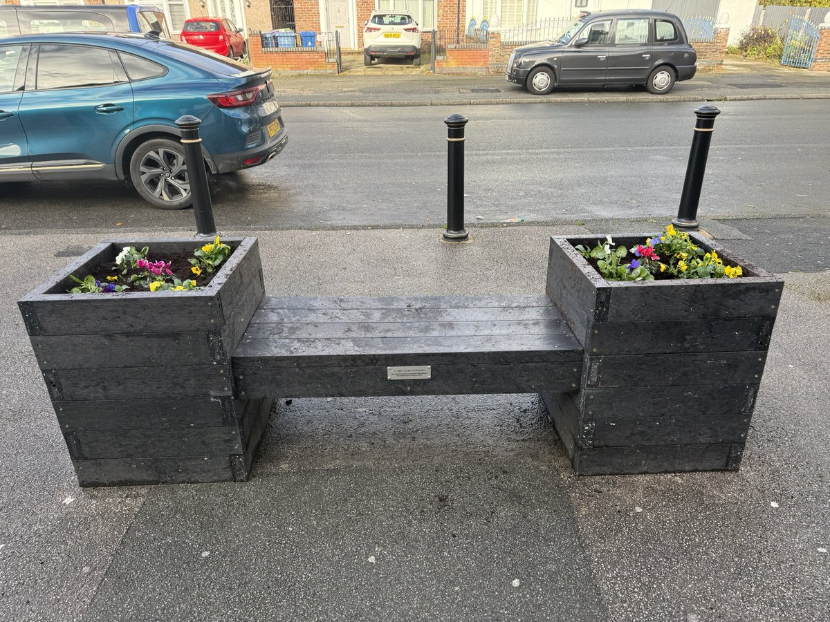 harrydoyle96's tweet photo. Lovely winter bedding put in around Dovecot Parade… More planters to come too 👀 🌷 🌺 #MakeDovecotCleanAgain #DovecotInBloom https://t.co/OA63QwJKpN