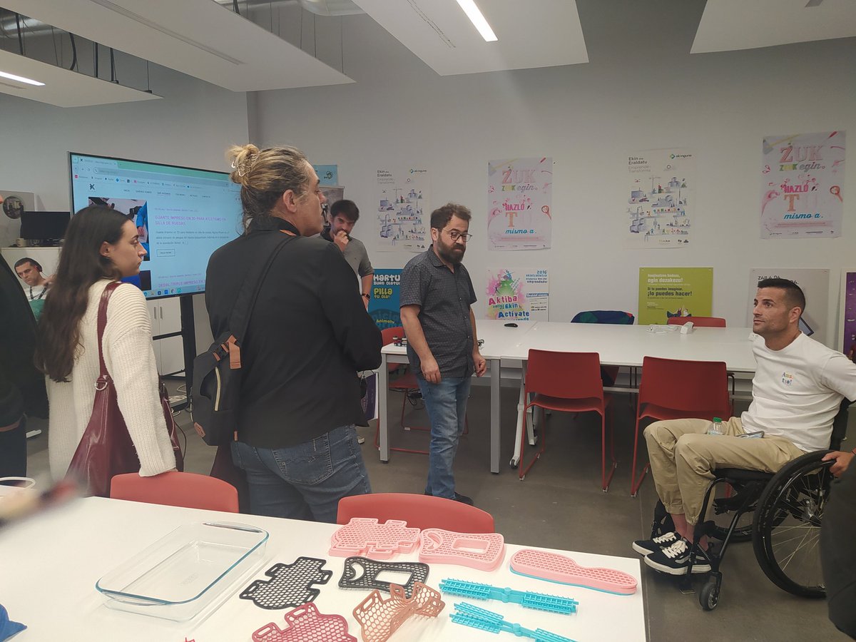Ekingune's tweet photo. Primera jornada #provider hoy, para impulsar el #emprendimiento tecnológico. 
Temática: fabricación aditiva. 
@3dlan_org 
@AlainArteagabe1 
#carbonzero @BizkaiaEmprende @URRATSBAT @FPeuskadi https://t.co/w71KS3eIir