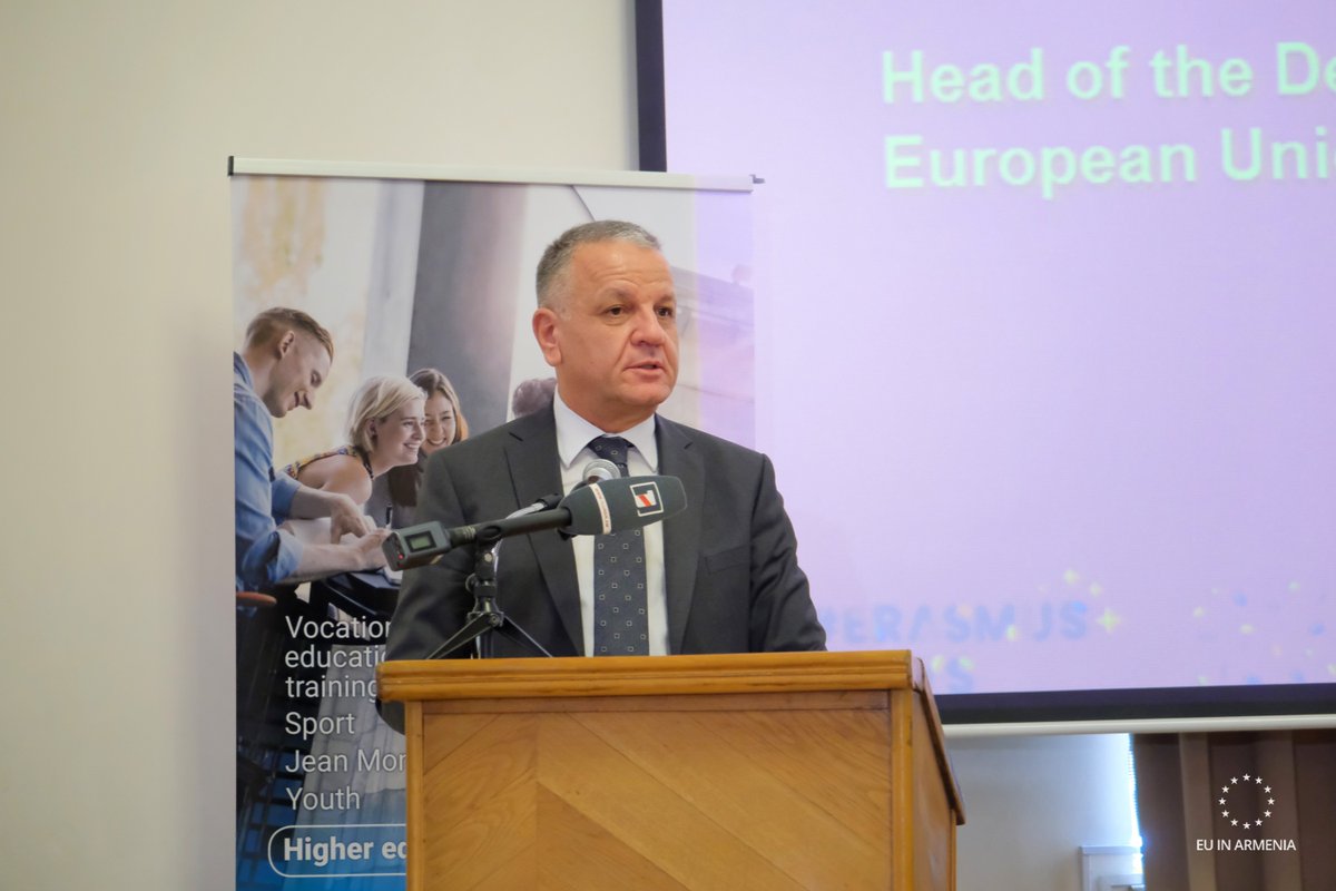 EUAmbArmenia's tweet photo. Happy to meet young people at the Erasmus+4ME event!
🇪🇺  is committed to lifelong learning
📚 Millions of students and young people have benefited from Erasmus+
🤝 More opportunities for Armenian youth to connect with peers across Europe!
#ErasmusDays: October 14-19 https://t.co/X60tZavtyA