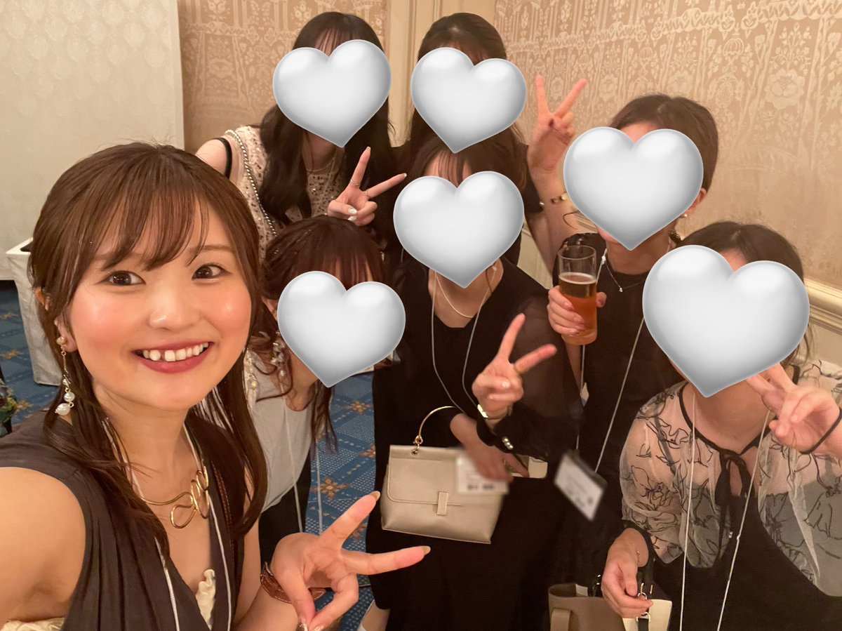 Rise_Moritomo's tweet photo. 今日で27歳になりました！🎂
最近全然自撮りしないから、このまえ高校の同窓会に行ったときの写真…！笑

私は毎日楽しく健康に過ごしてるよー！
みんなは元気ですか？？☺️

21時からSHOWROOM配信します🎈
みんなの近況きかせてねー！^_^
https://t.co/XDzSDlArbM https://t.co/ywewuYmmwB