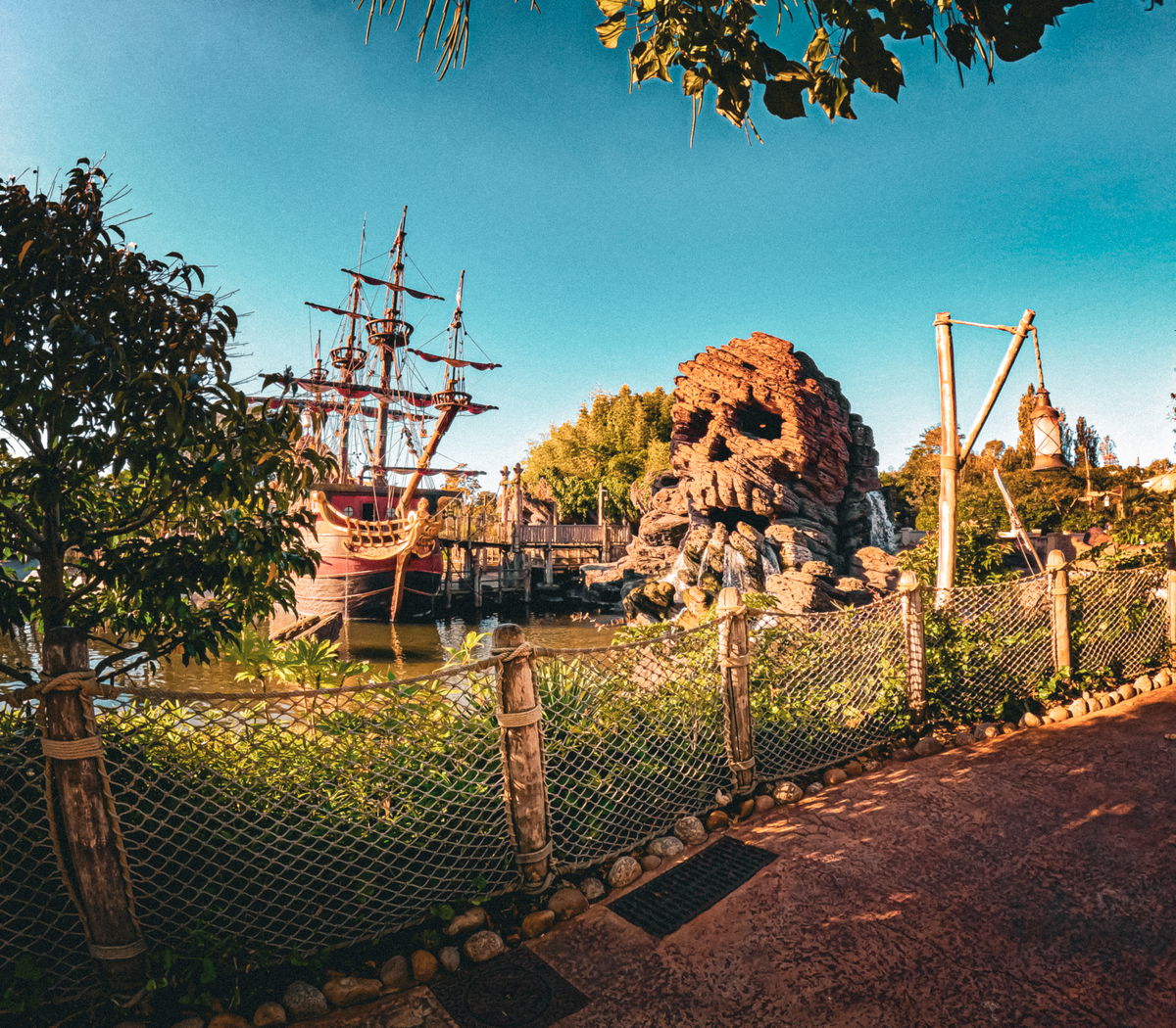 coastercloudapp's tweet photo. Hook or Jack Sparrow?

📷 at @DisneylandParis

#rollercoaster #pretpark #themepark #amusementpark #summer #achtbaan #freizeitpark #achterbahn #disney #photography #happy #coaster #attractiepark #thrill #travel https://t.co/CDtxRCPKZc