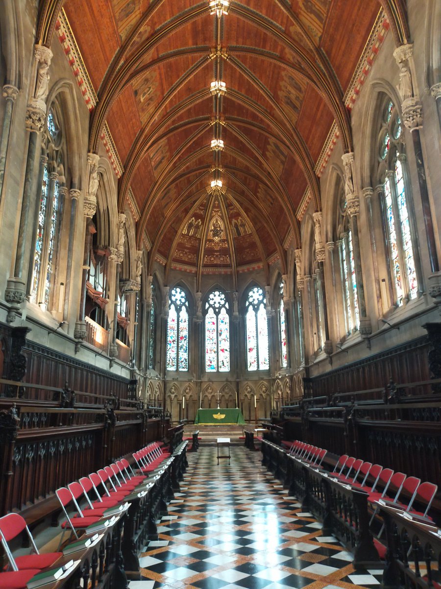 sburdett22's tweet photo. New term, new digs, new sights, new running routes! @Cambridge_Uni #StJohnsChapel #Michealmas #Babraham #RomanRoad #OctoberSun https://t.co/gAKbk1oQJN