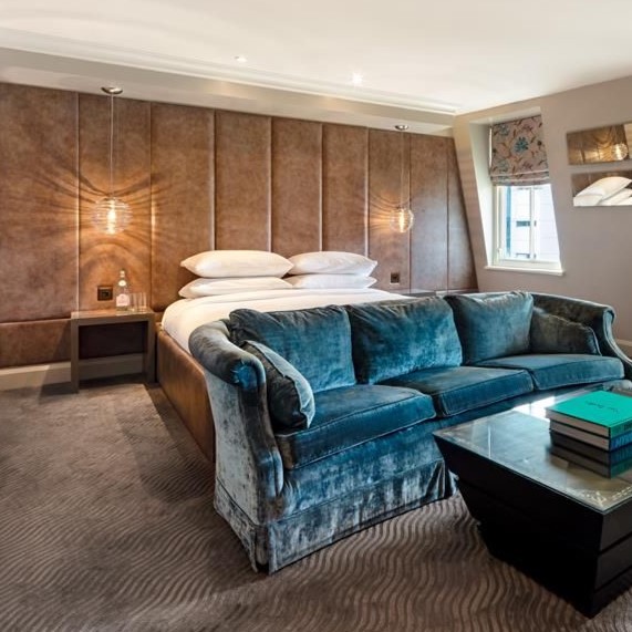 Alma_1938's tweet photo. We love transforming spaces with passion and precision. ALMA’s exquisite leather panelling brings a touch of luxury and sustainability to every room. Our wall panelling is just one beautiful feature of the Radisson Blu Hotel in Bloomsbury. #Craftsmanship #InteriorDesign https://t.co/rgKWtiBDPV