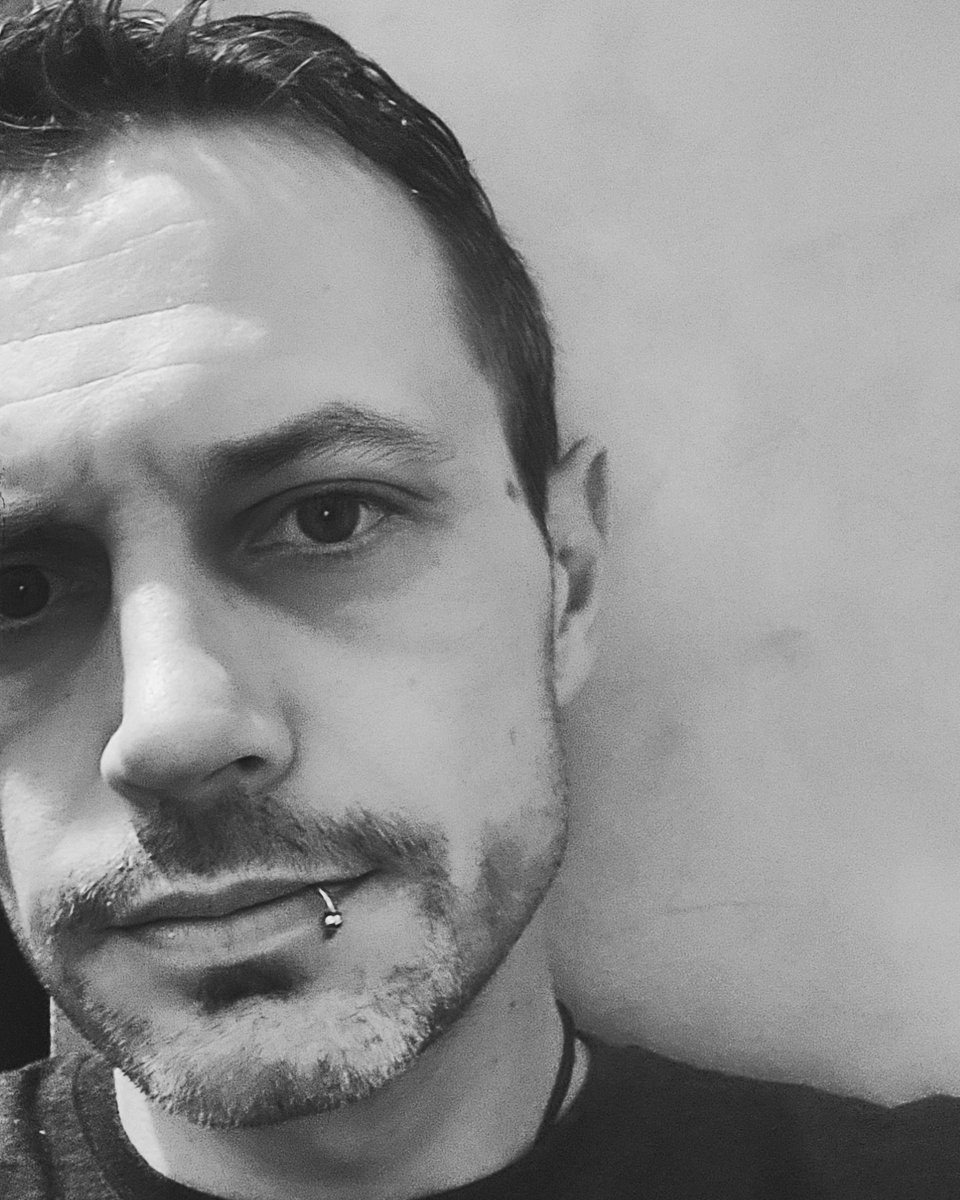 Daniel Blake (DanTheTromite) tweet media