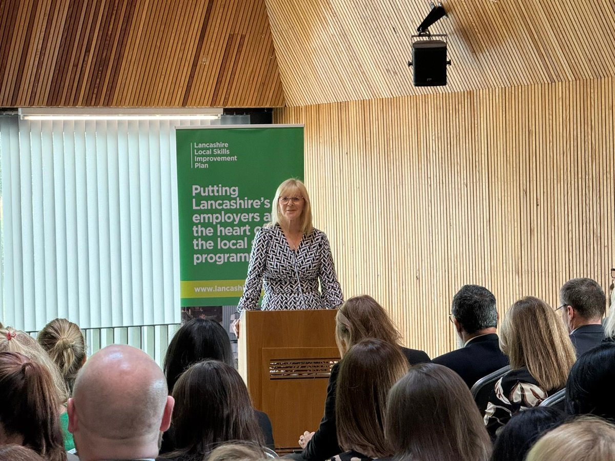LancashireLsip's tweet image. The Lancashire LSIP Conference is well under way and what a great turn out!
Employers, skills providers & local stakeholders have joined together at Brockholes Nature Reserve for an overview of what has been achieved to tackle employers' skills needs and what is still to come.