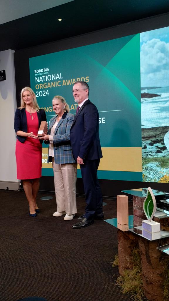 IrishOrganicA's tweet photo. Congratulations 👏👏👏 to @BurrenSalmon based in Lisdoonvarna, Clare who has just been announced as the Best Irish Organic Product Award 🏆☘️ @Bordbia National Awards 2024  #ThisisIrishOrganic #GrabtheLeaf https://t.co/yAdgVxvSKO