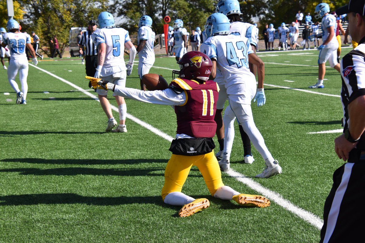 UMMFootball's tweet photo. Week 5️⃣ pics 📸

#TEAM #RollCougs🐾 https://t.co/YESrenfMZJ