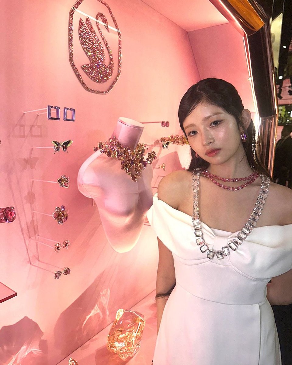picsnaoirei's tweet photo. rei instagram update 🌟 https://t.co/0vbsS5pZDZ