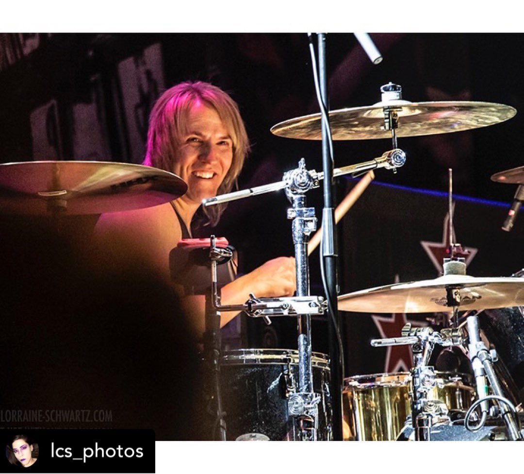 UnitedWRJapan's tweet photo. Wishing a very Happy Birthday Rob🎉
#SKIDROW #RobHammersmith @OfficialSkidRow 

Photo credit📸: @LCSphotos https://t.co/tEH3g3VRQG