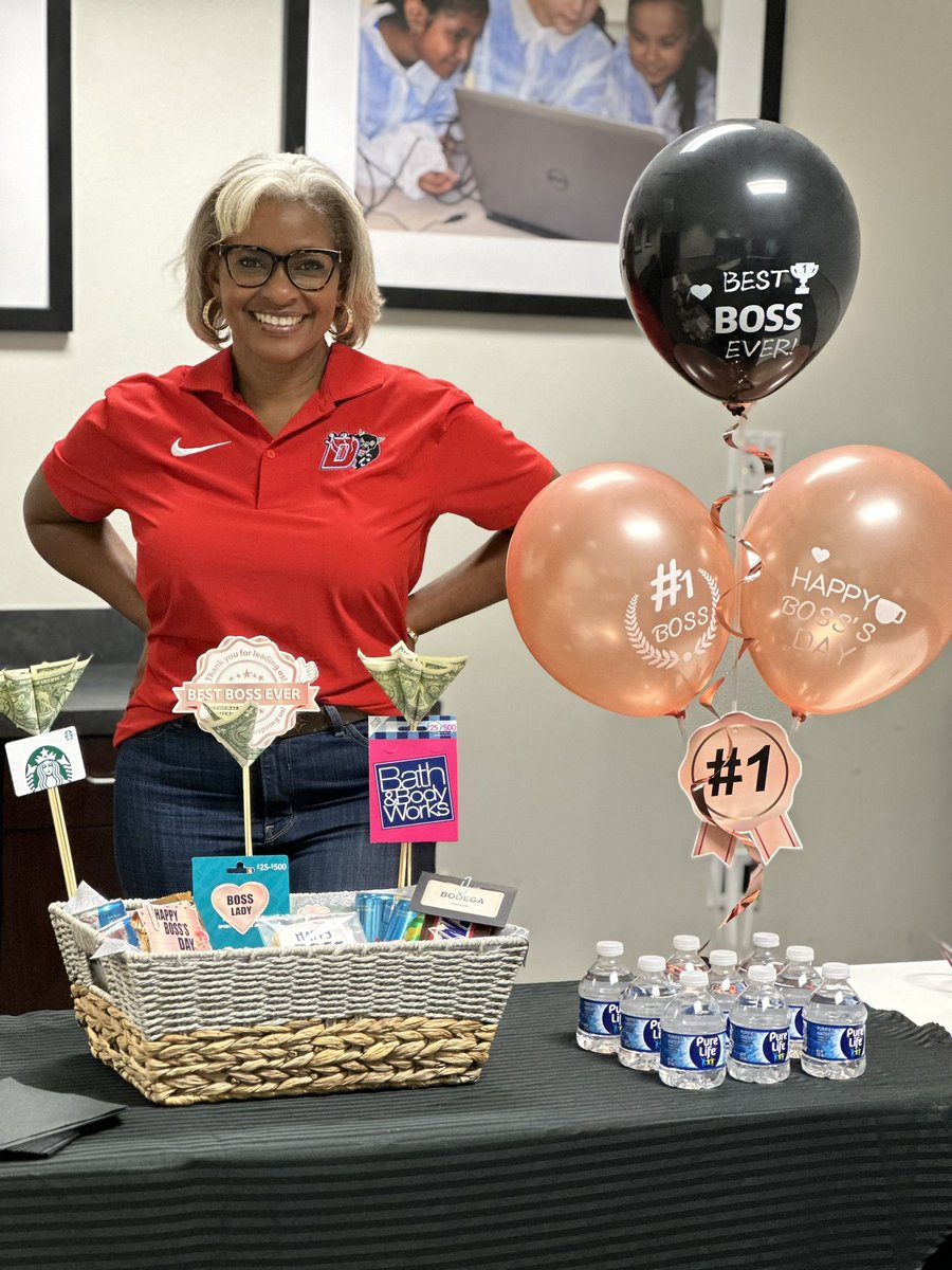 Connie_Connects's tweet photo. I get to lead the most thoughtful, kind, and talented team!
#LEADwithIMPACT
#Blessed #Grateful https://t.co/NsV7iaAK5r