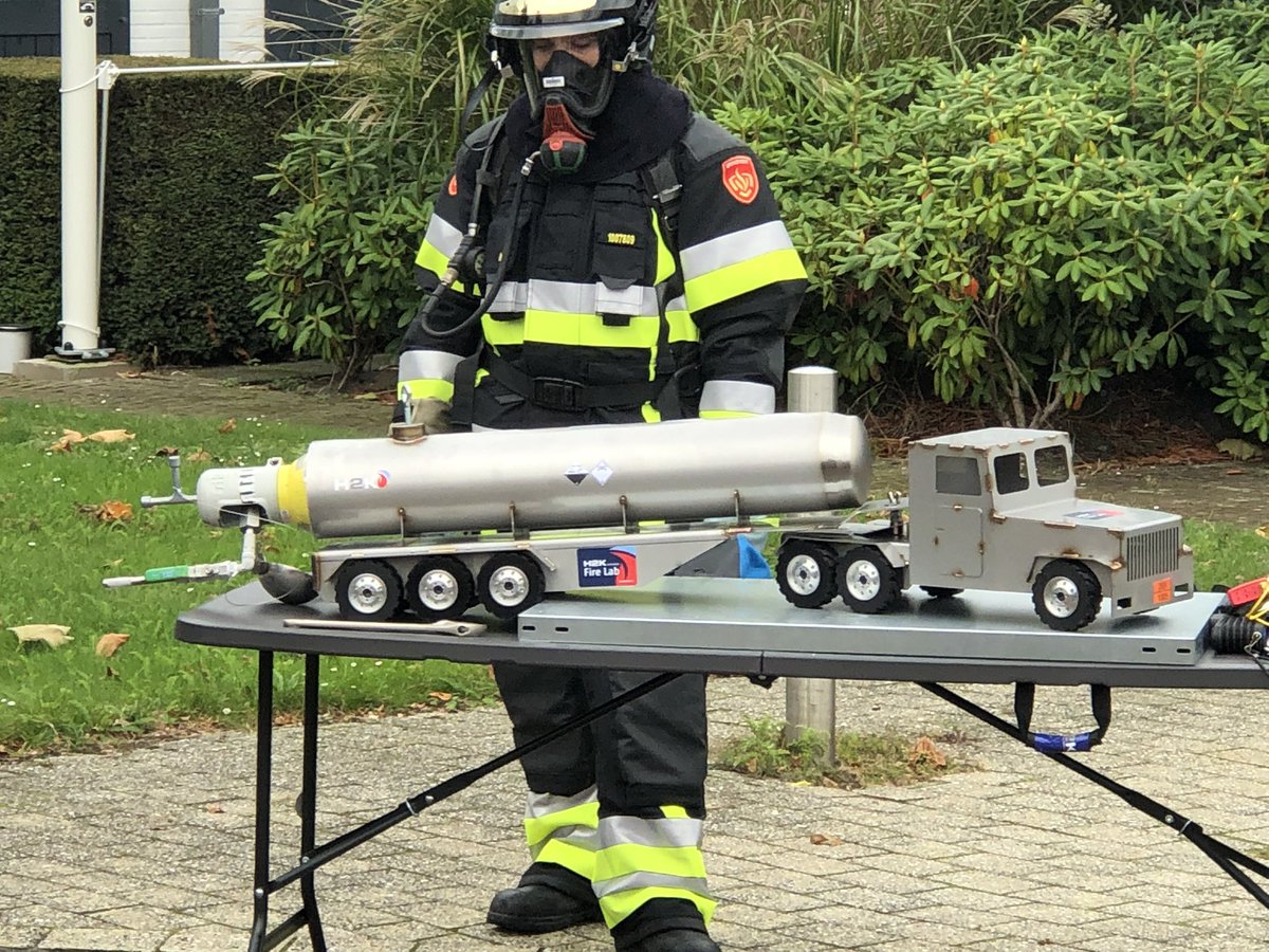 adenh63's tweet photo. Interessante workshop Ammoniak, #h2k #brwe2024 #gezamenlijkebrandweer https://t.co/8lkaBgmiCy