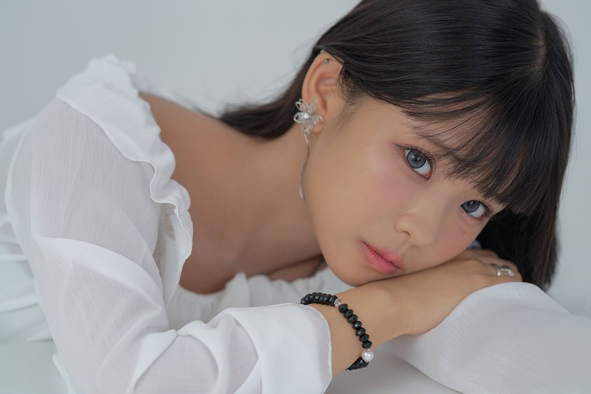 新しくアー写撮っていただきました( *´꒳`*)
メイク、ポージング全ておまかせしたのですがとっても綺麗に(￣^￣゜)