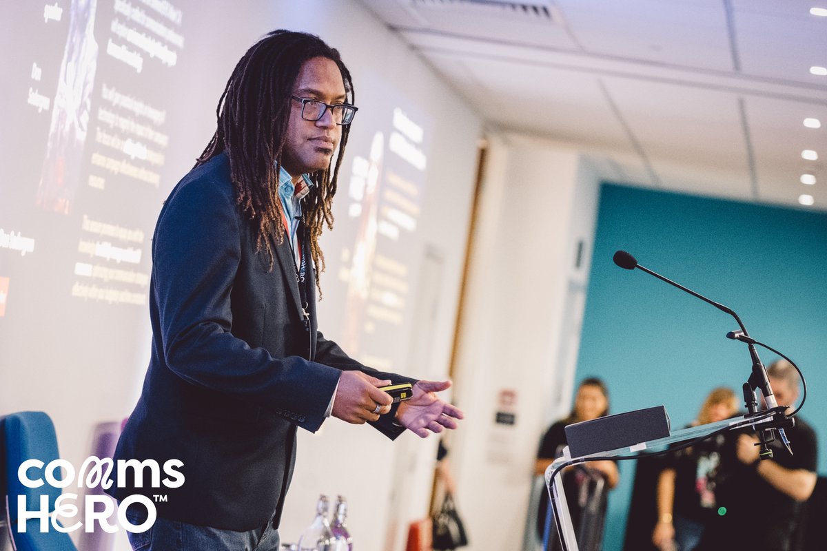 "AI is like an intern... but you need to train it!" <a href="/dansodergren/">Dan #AI #Tech #FutureOfWork Södergren</a> blowing minds at #CommsHero