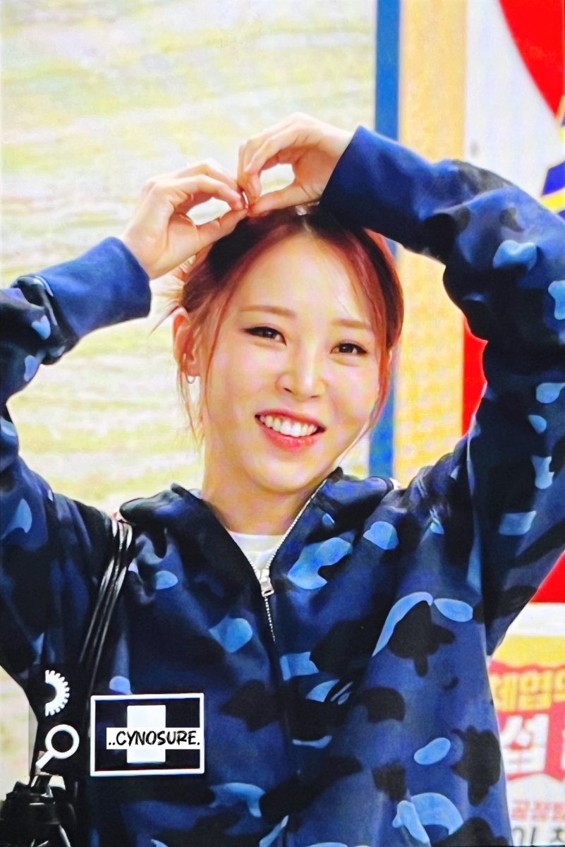 Cynosure0619's tweet photo. 241017 출근 프리뷰

#마마무 #문별 
#Mamamoo #Moonbyul https://t.co/J9pL8msgKy