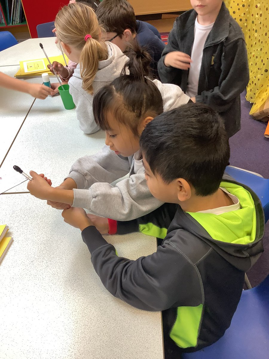 StJosephsRCPri2's tweet image. Checking the temperature in St Gwynno as part of our @LaSalleEd lesson on measurement. #completemaths #lovelearning